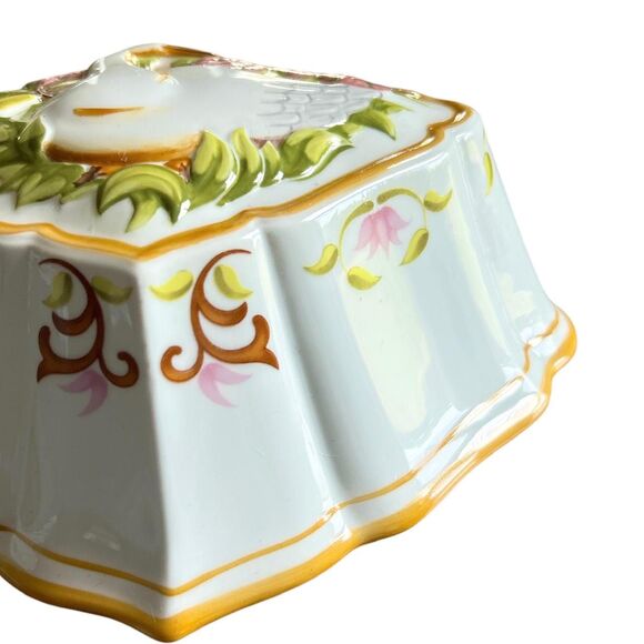 White and Yellow Franklin Mint Le Cordon Bleu Duck Goose Jello Mold - Picture 4 of 6